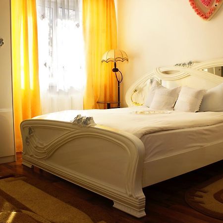 Hotel Confort Drochia Kültér fotó