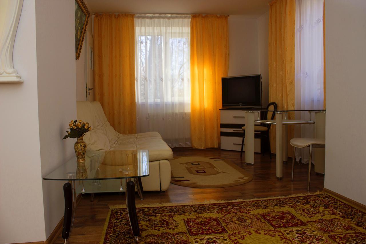 Hotel Confort Drochia Kültér fotó