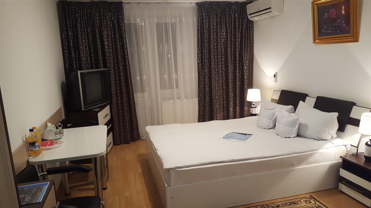 Hotel Confort Drochia Kültér fotó
