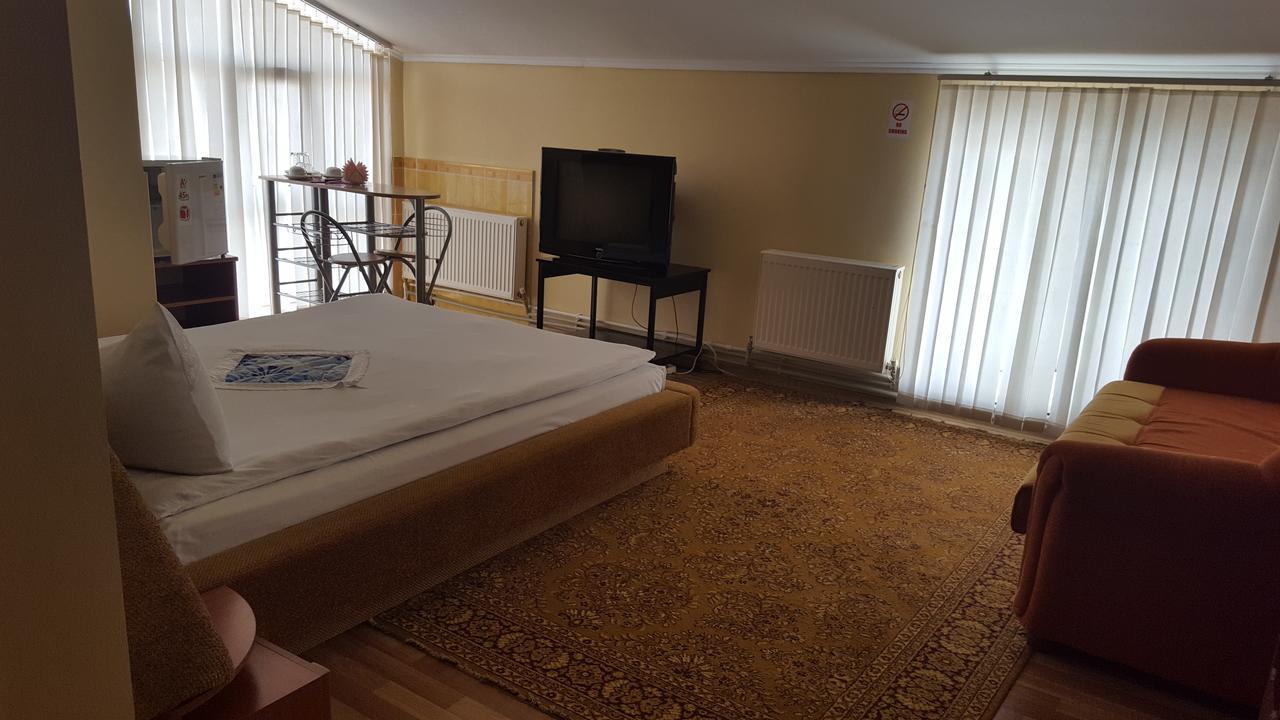 Hotel Confort Drochia Kültér fotó