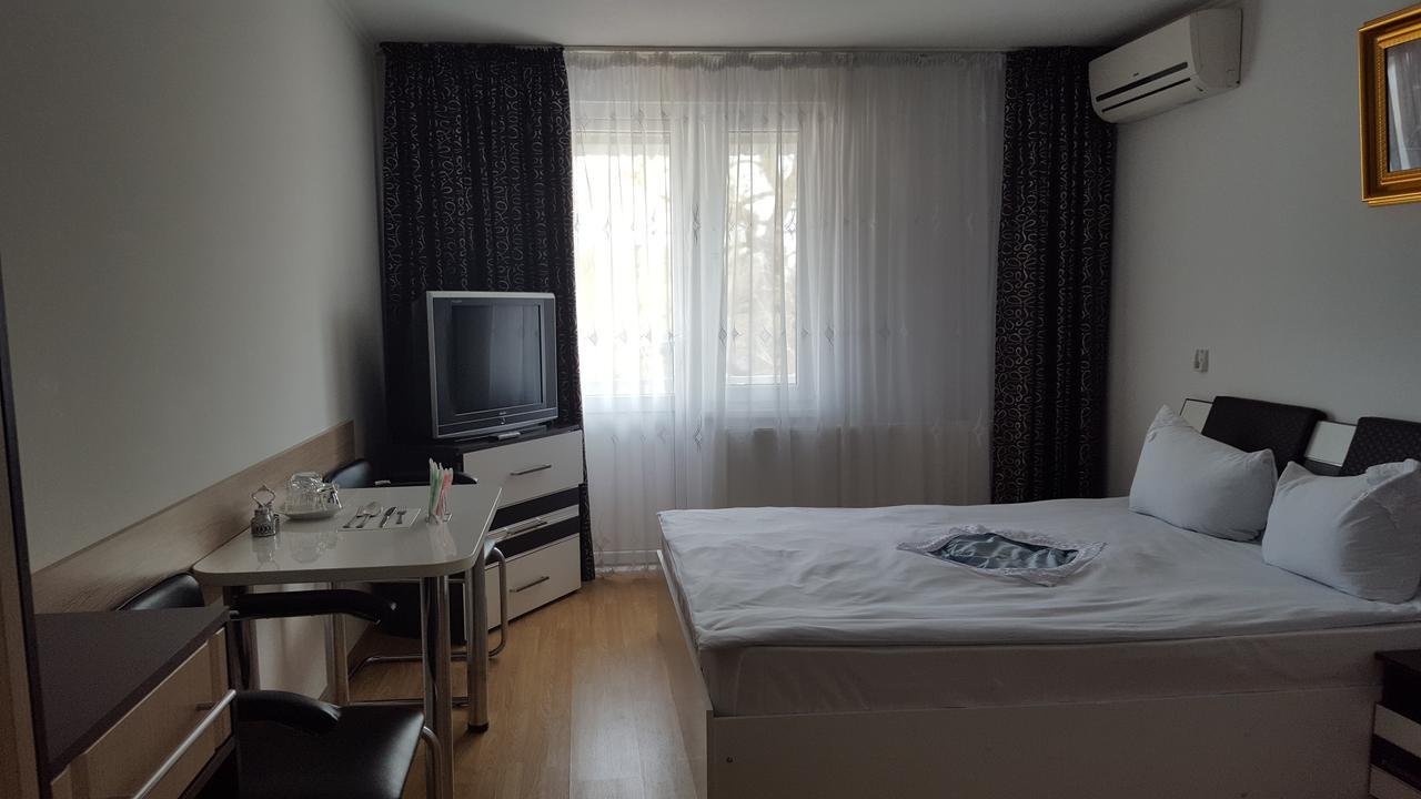 Hotel Confort Drochia Kültér fotó