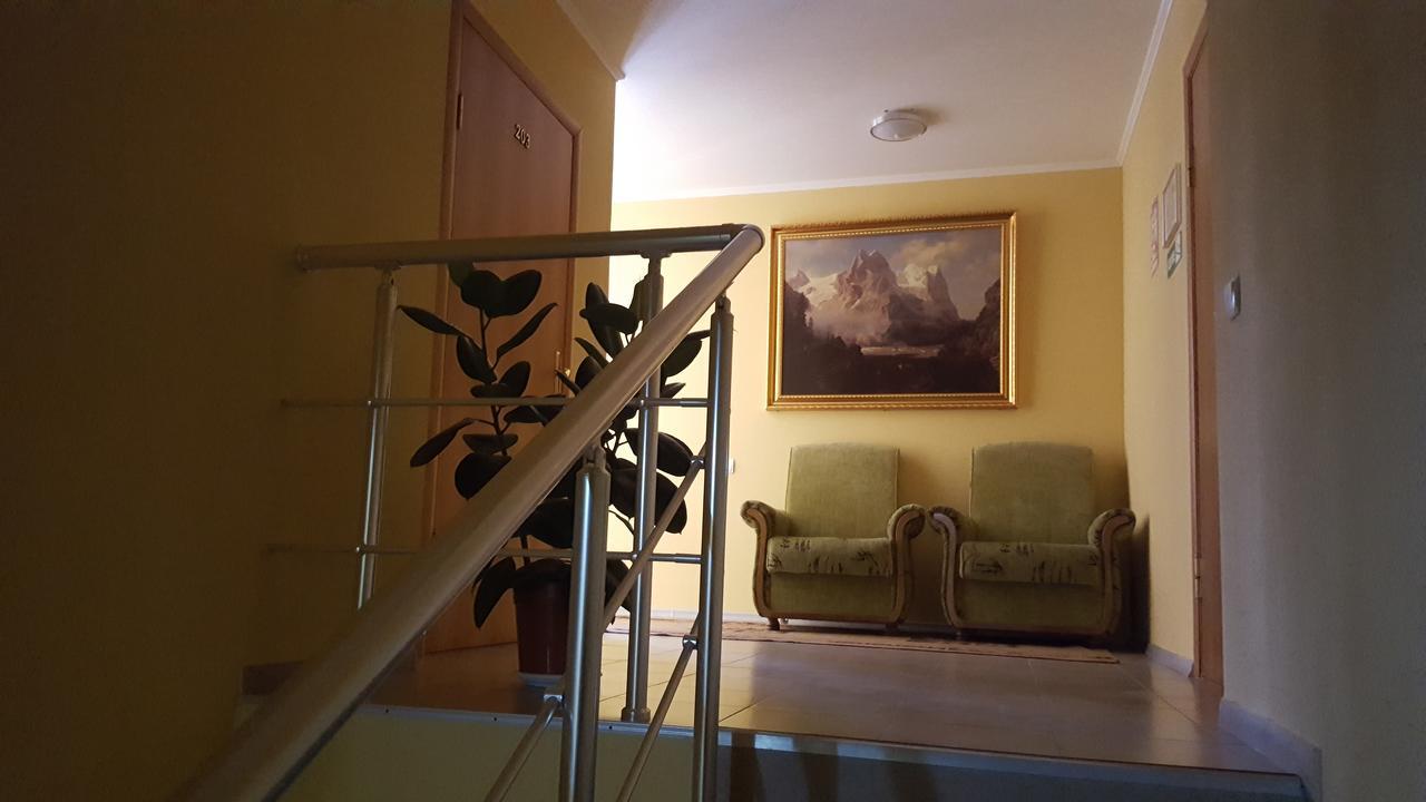 Hotel Confort Drochia Kültér fotó